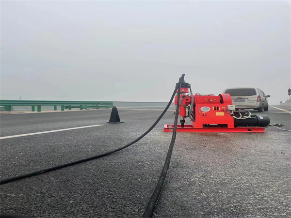 沙湖镇马路路基路面开裂下沉注浆加固灌浆